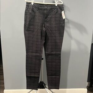 STYLE & CO.  Black Plaid Straight Leg / Tummy Control Pants